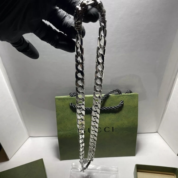 AUTH GUCCI CURB CHAIN/ BNWT - Picture 1 of 3